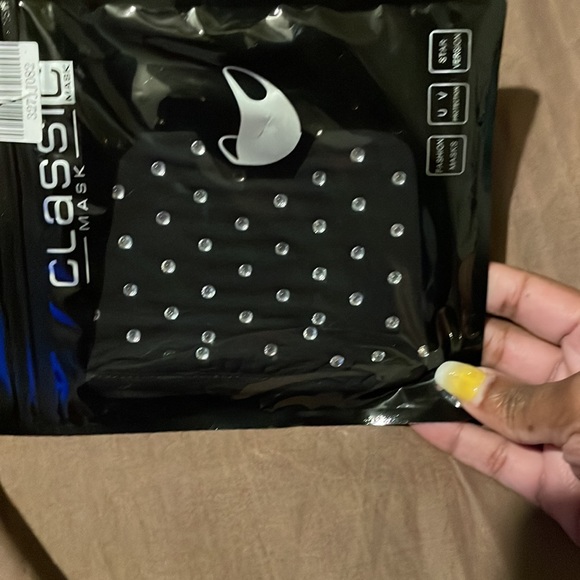 Mask - Picture 8 of 8